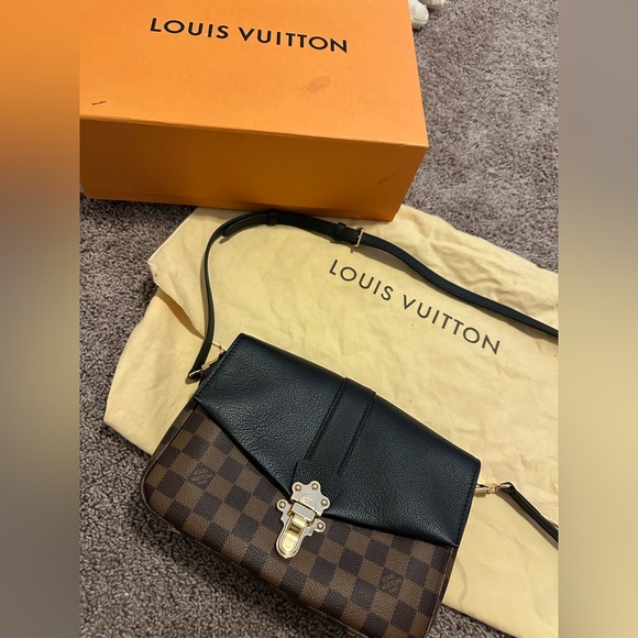 Louis Vuitton Damier Ebene Clapton Crossbody Bag - Picture 2 of 12